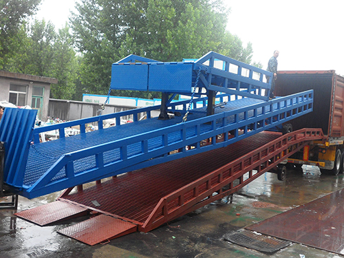 移動(dòng)式登車橋