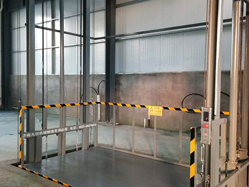 導(dǎo)軌式升降機(jī)的優(yōu)點(diǎn)特點(diǎn)