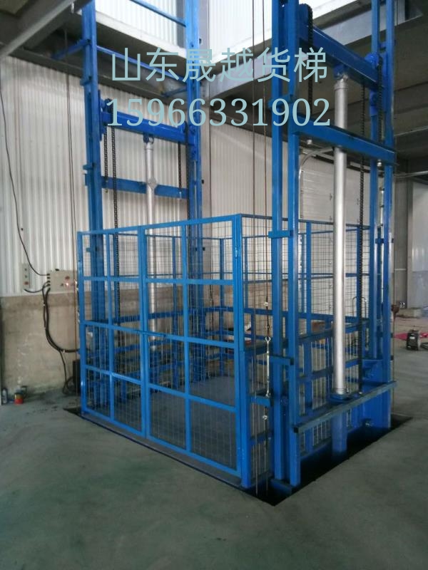 導(dǎo)軌式升降機(jī)